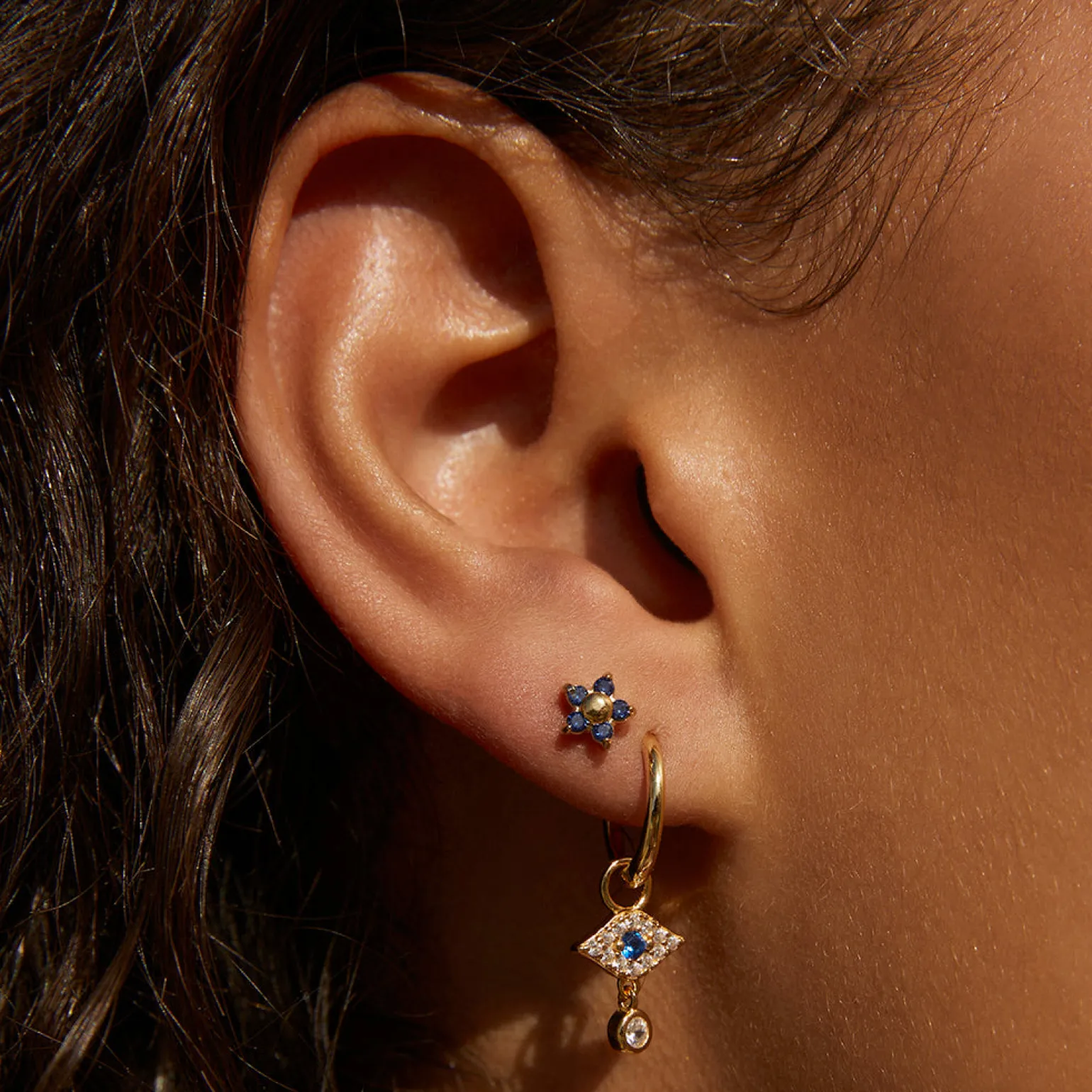 Gardenia Studs - Sapphire