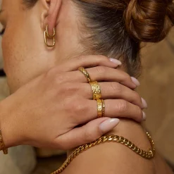 Isla Gold Necklace