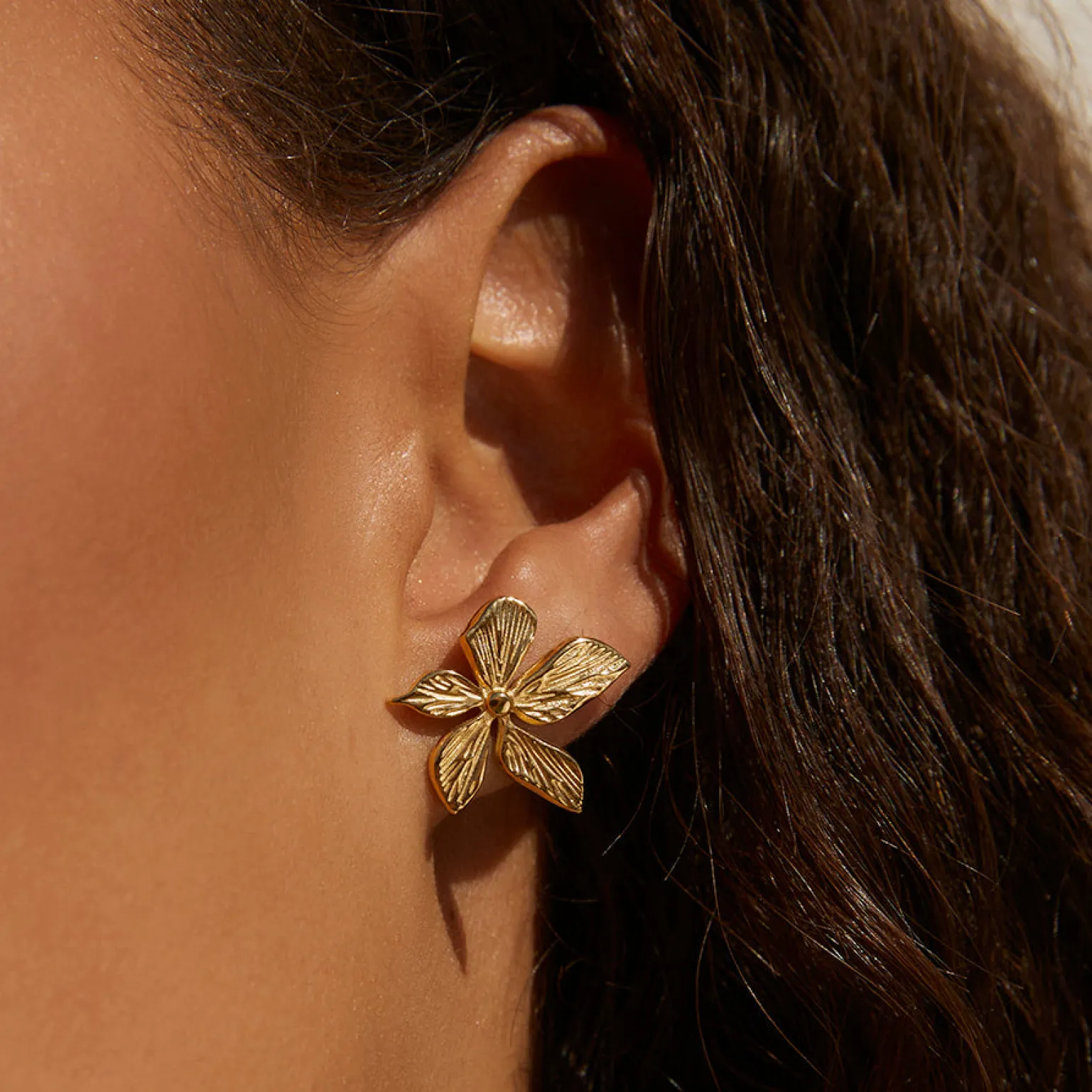 Lily Gold Earrings