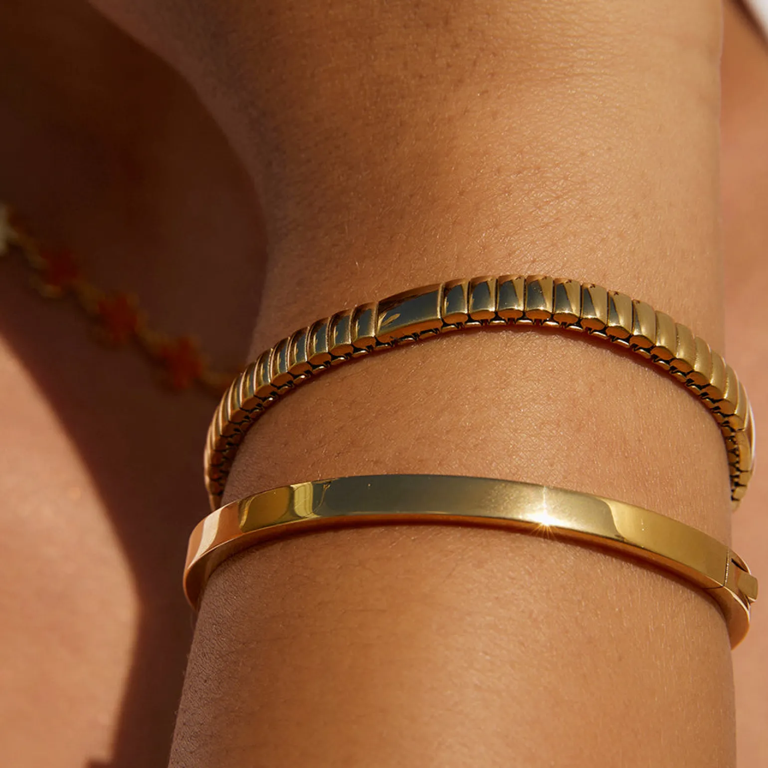 Onyx Bracelet - Gold